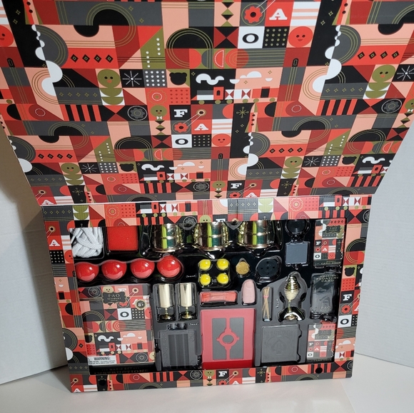 FAO Schwartz Giant Magic Kit 300+ Tricks New Sealed - Picture 2 of 6